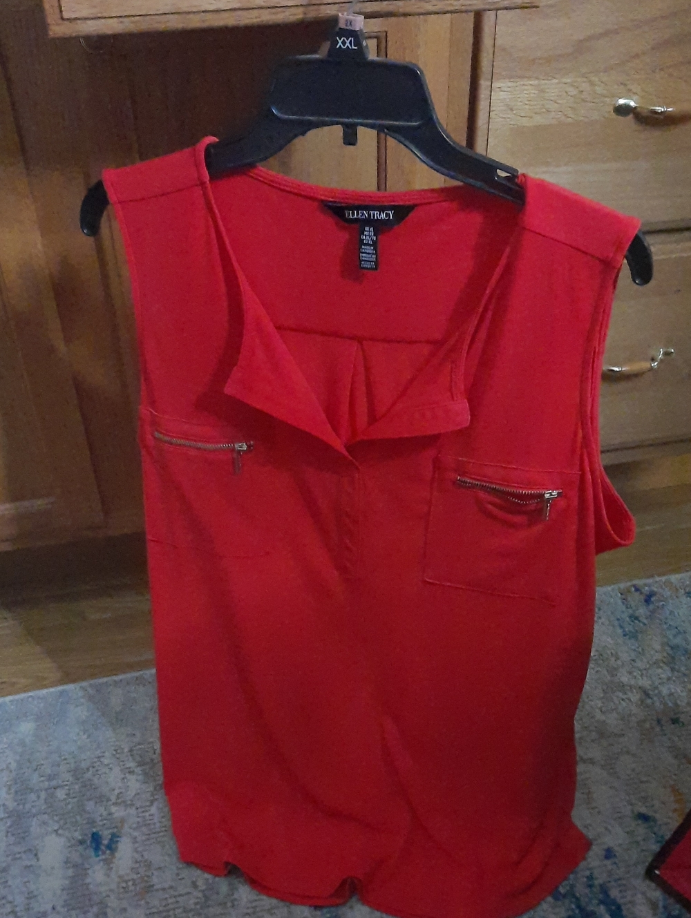 Ellen Tracy Bright Red Sleeveless Zip-Pocket Top